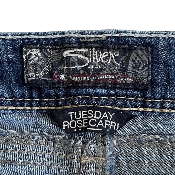 SILVER Jeans Tuesday Rose Capri Low Rise Distressed Ripped Denim Jeans - Picture 8 of 16